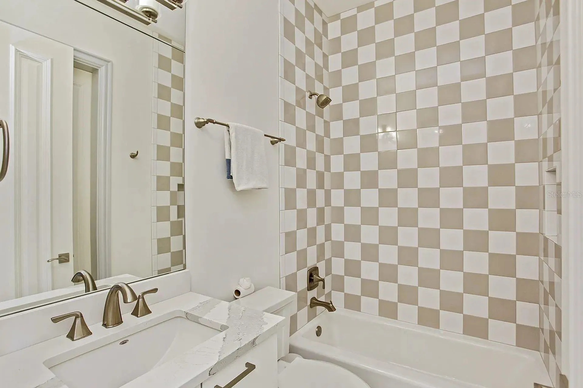 10372 Kensington Shore Drive Orlando FL 32827