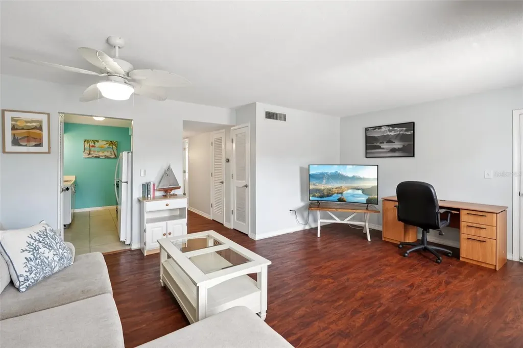 1115 Rue Des Chateaux South Pasadena FL 33707