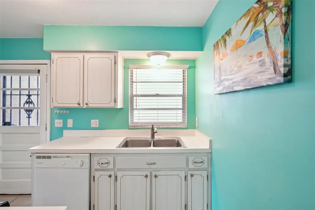 1115 Rue Des Chateaux South Pasadena FL 33707