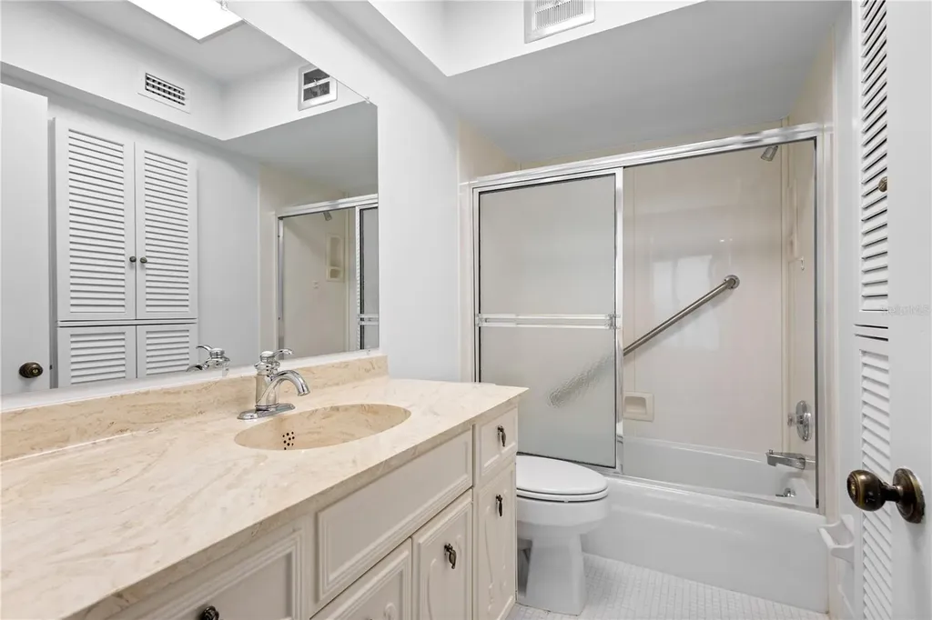 555 The Esplanade N Venice FL 34285