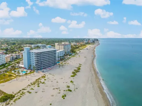 555 The Esplanade N Venice FL 34285