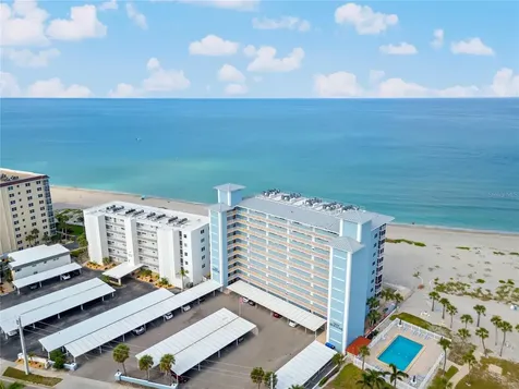 555 The Esplanade N Venice FL 34285