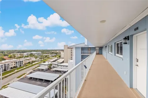 555 The Esplanade N Venice FL 34285