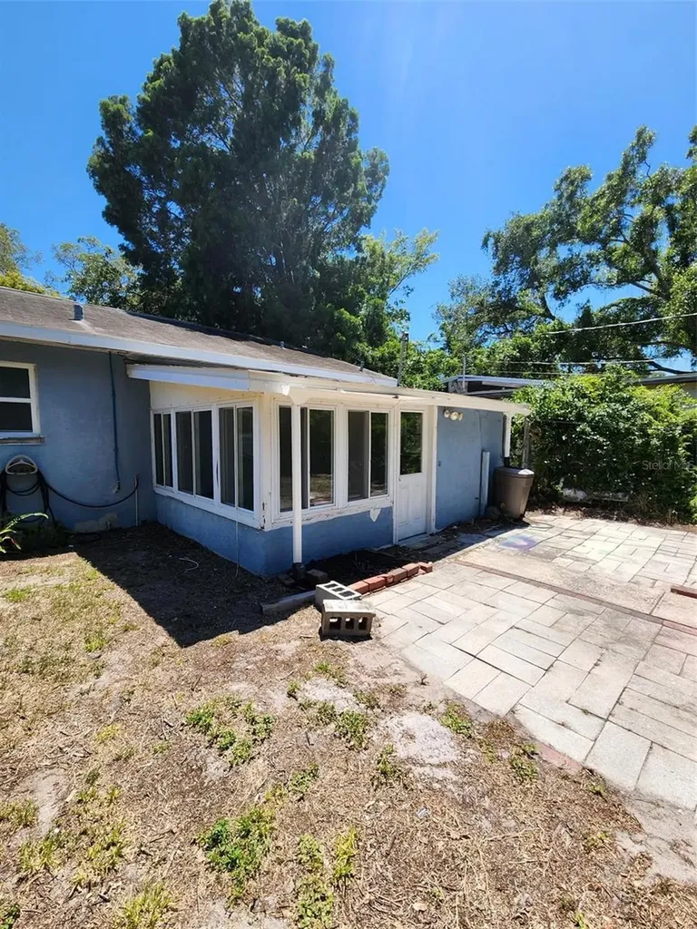 1608 Edna Avenue Largo FL 33770