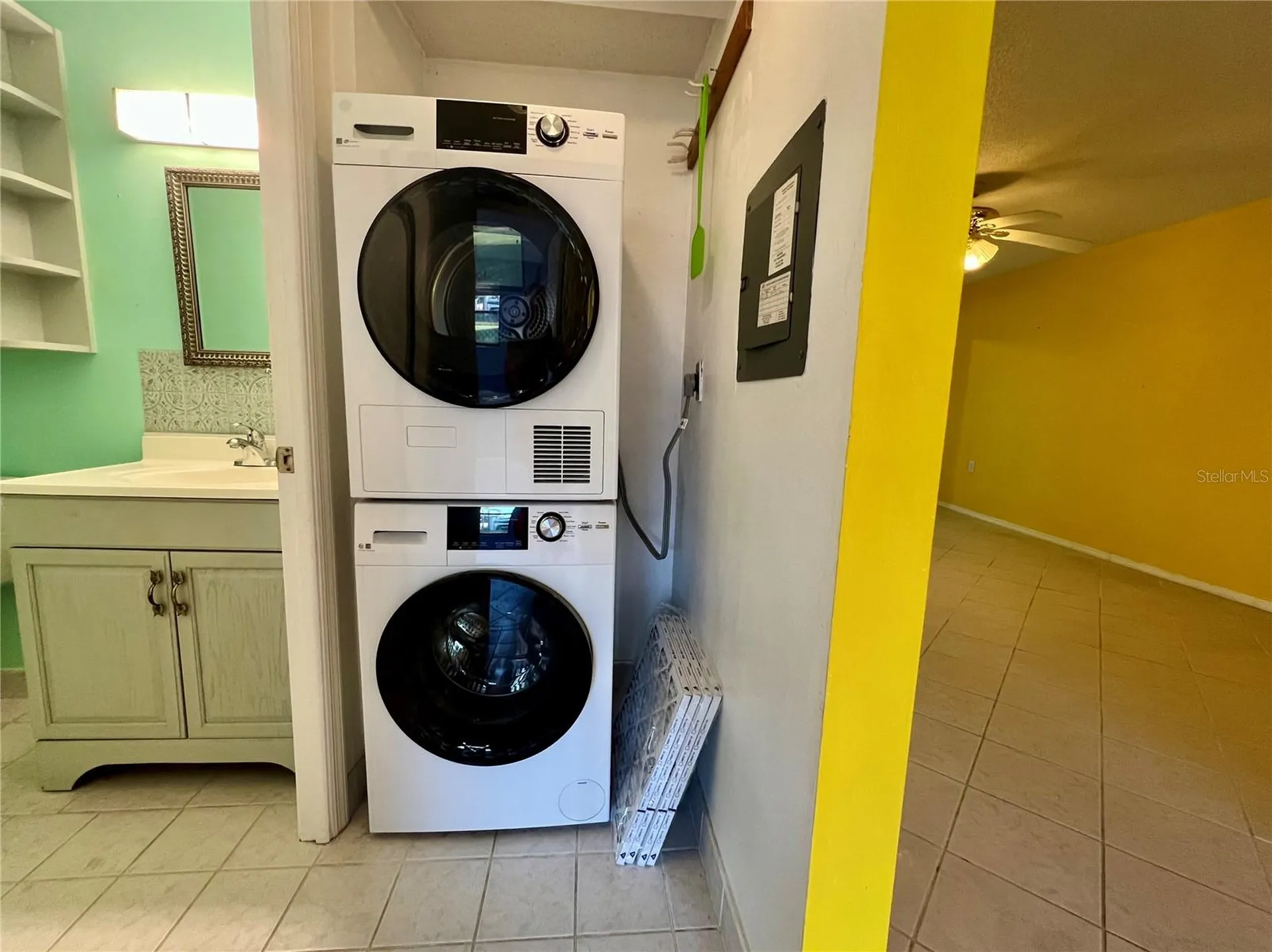 2971 Mission Drive E Clearwater FL 33759