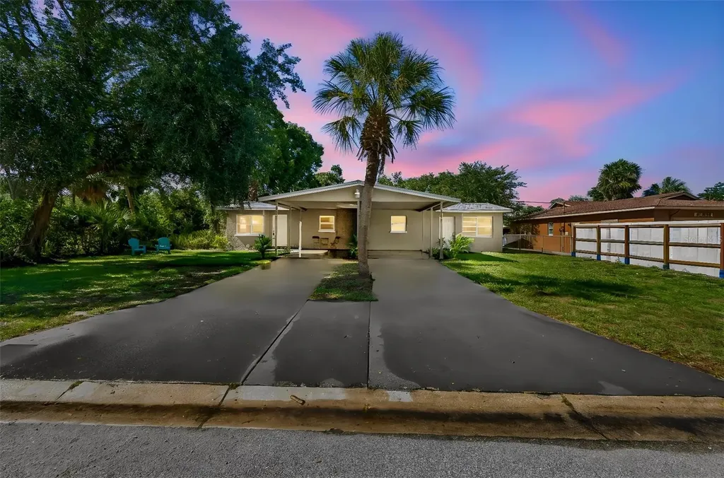 2105 46th Avenue Drive W Bradenton FL 34207