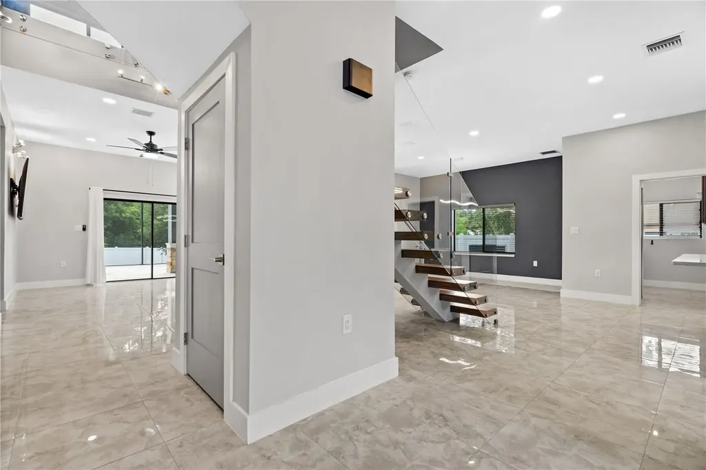 541 W Lake Brantley Road Altamonte Springs FL 32714