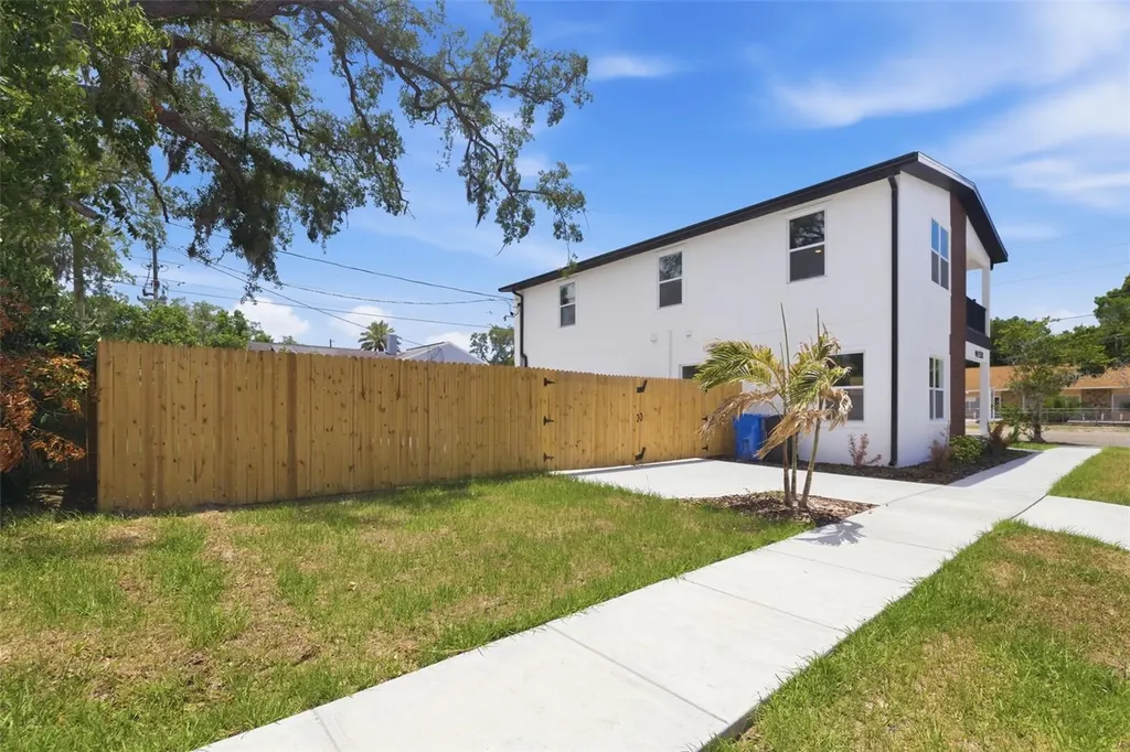 1530 12th Avenue S St Petersburg FL 33705