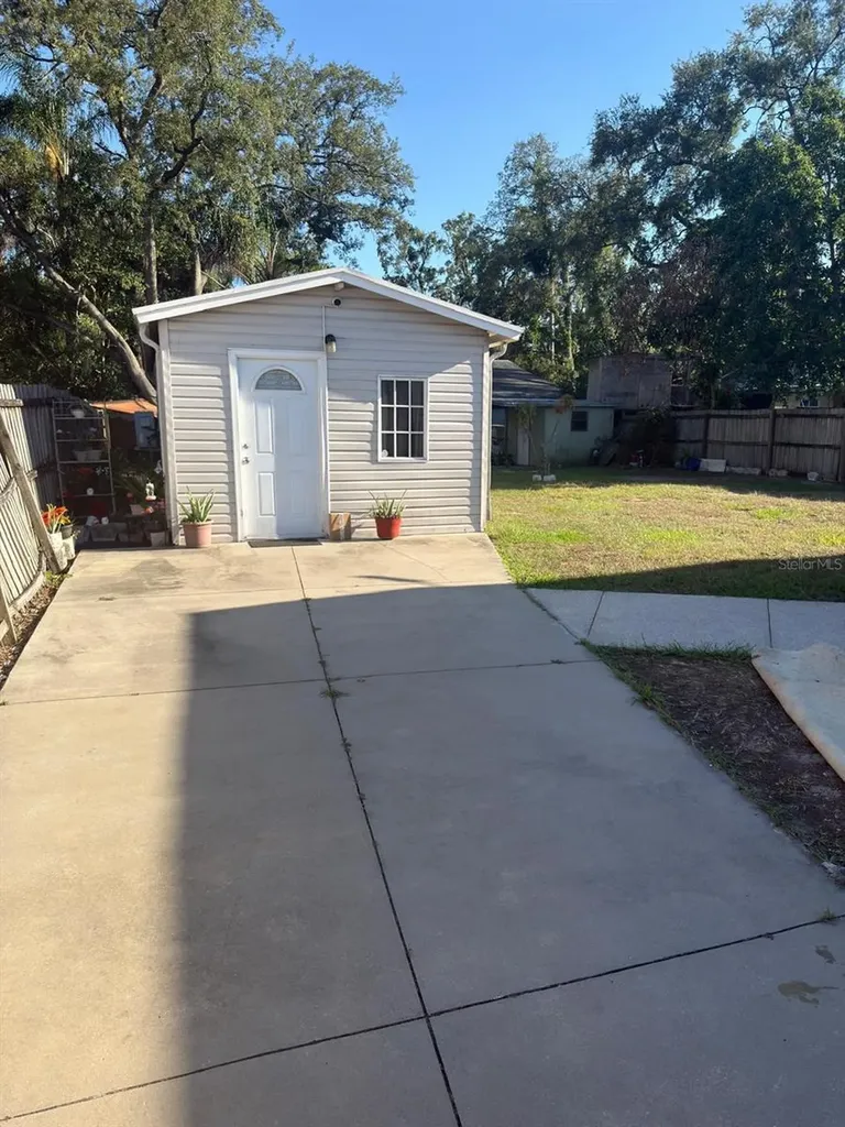 810 W 113th Avenue Tampa FL 33612