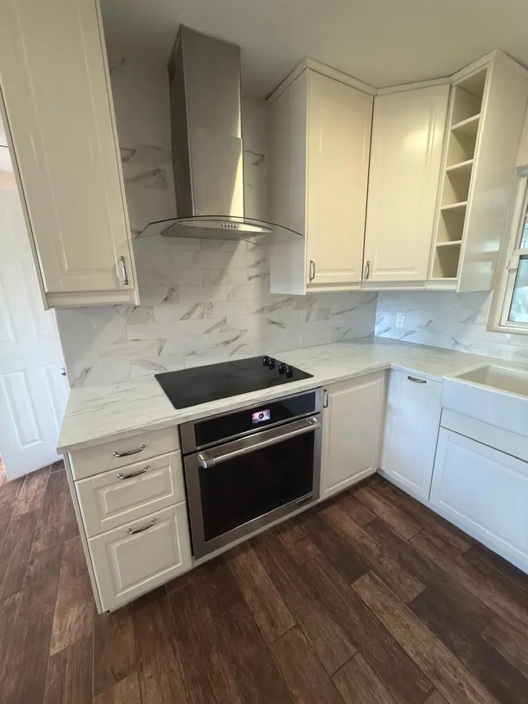 810 W 113th Avenue Tampa FL 33612