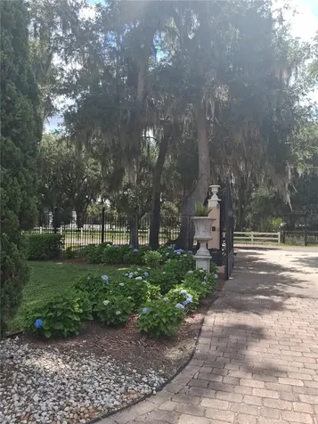 915 Old Welcome Road Lithia FL 33547
