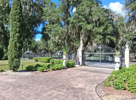915 Old Welcome Road Lithia FL 33547