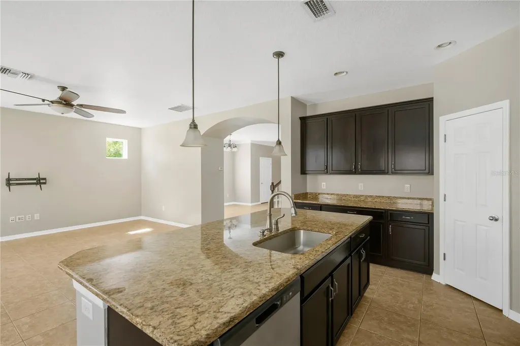 16414 Egret Crossing Lane Lithia FL 33547