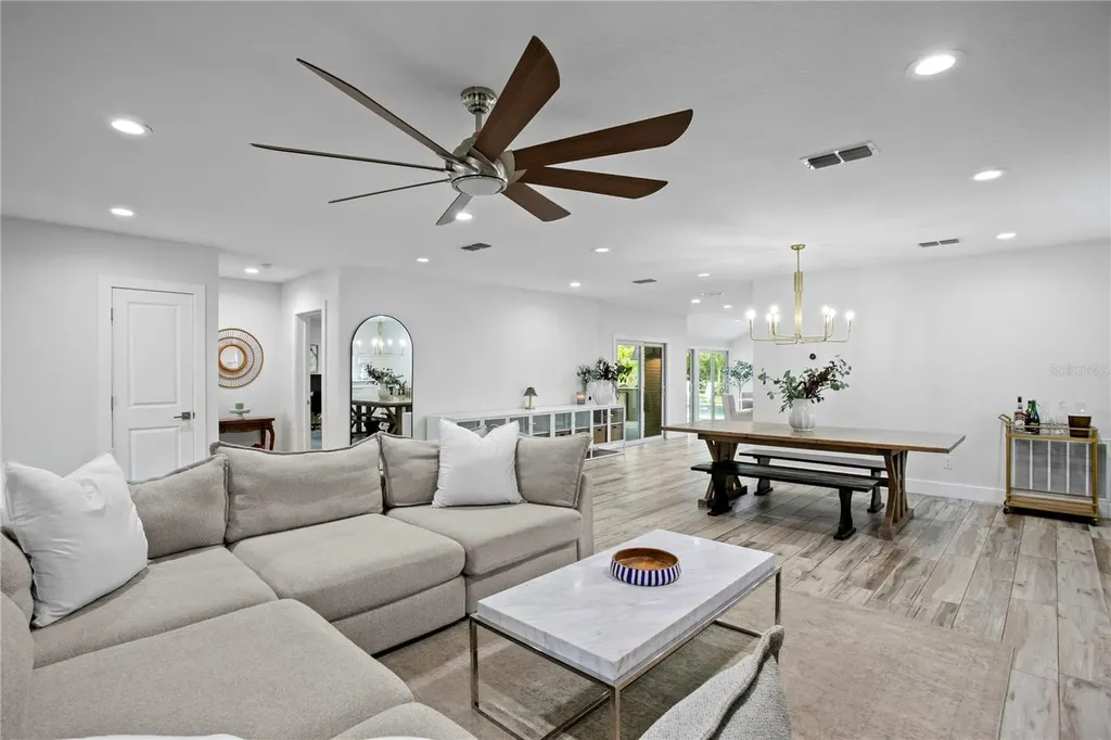 3107 W Watrous Avenue Tampa FL 33629