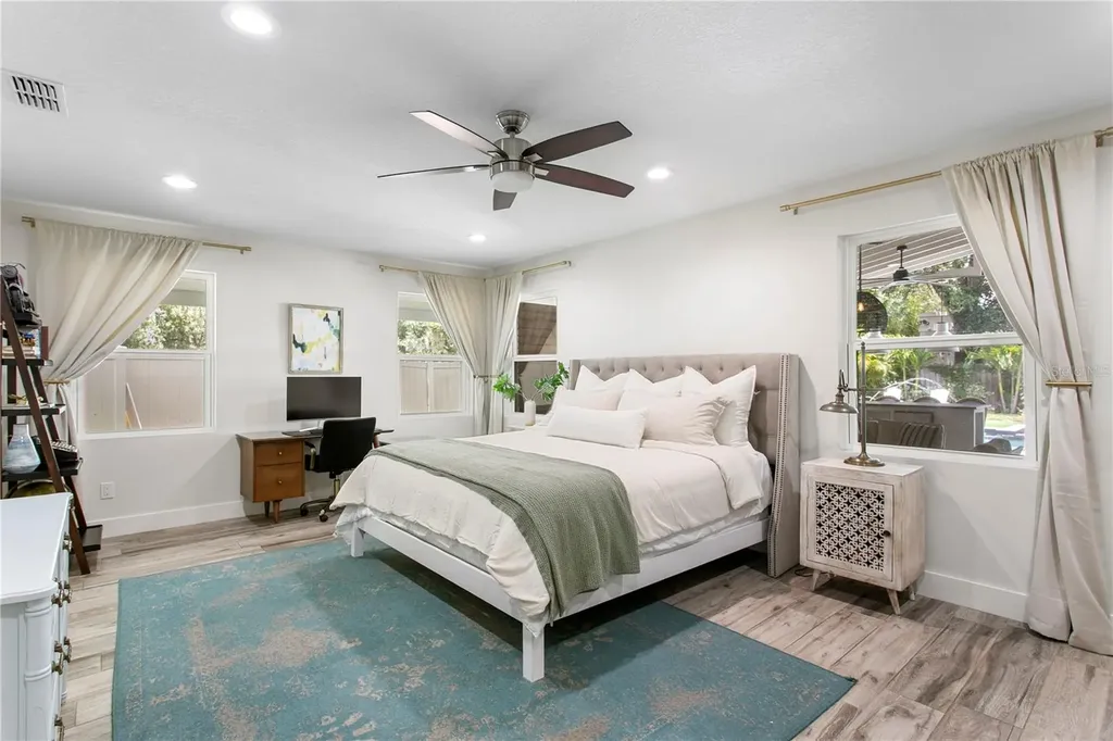 3107 W Watrous Avenue Tampa FL 33629