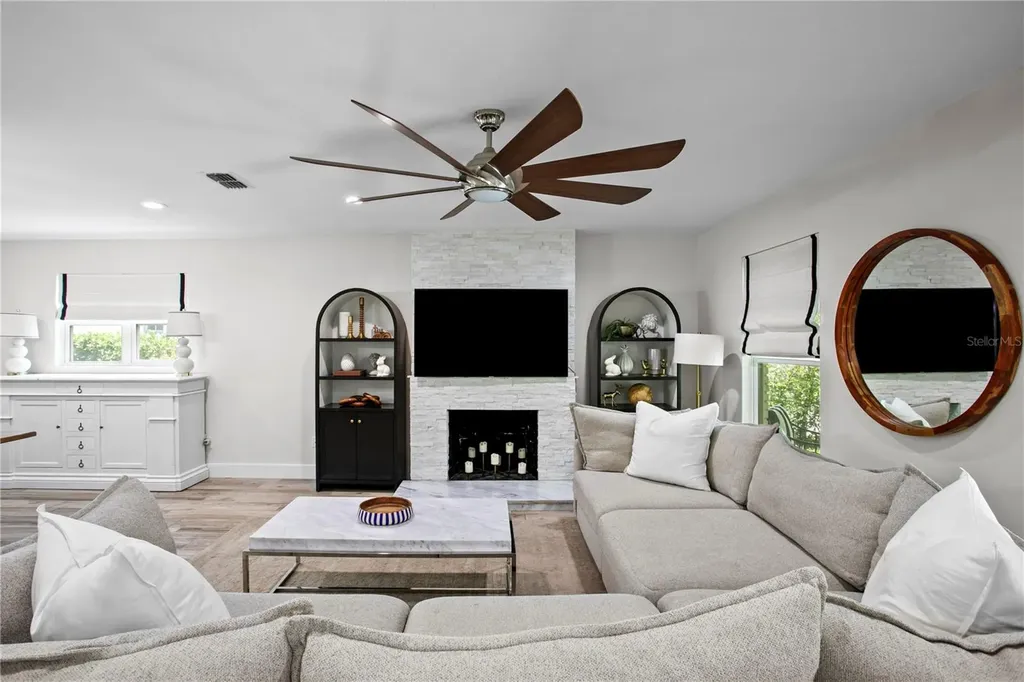 3107 W Watrous Avenue Tampa FL 33629