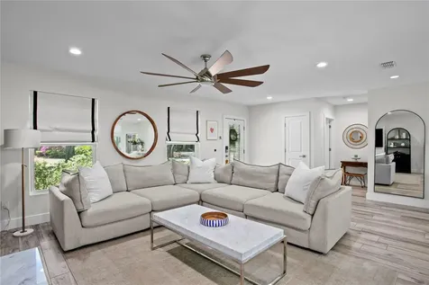 3107 W Watrous Avenue Tampa FL 33629