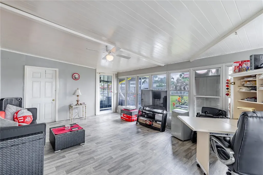 1004 Todd Way Tavares FL 32778