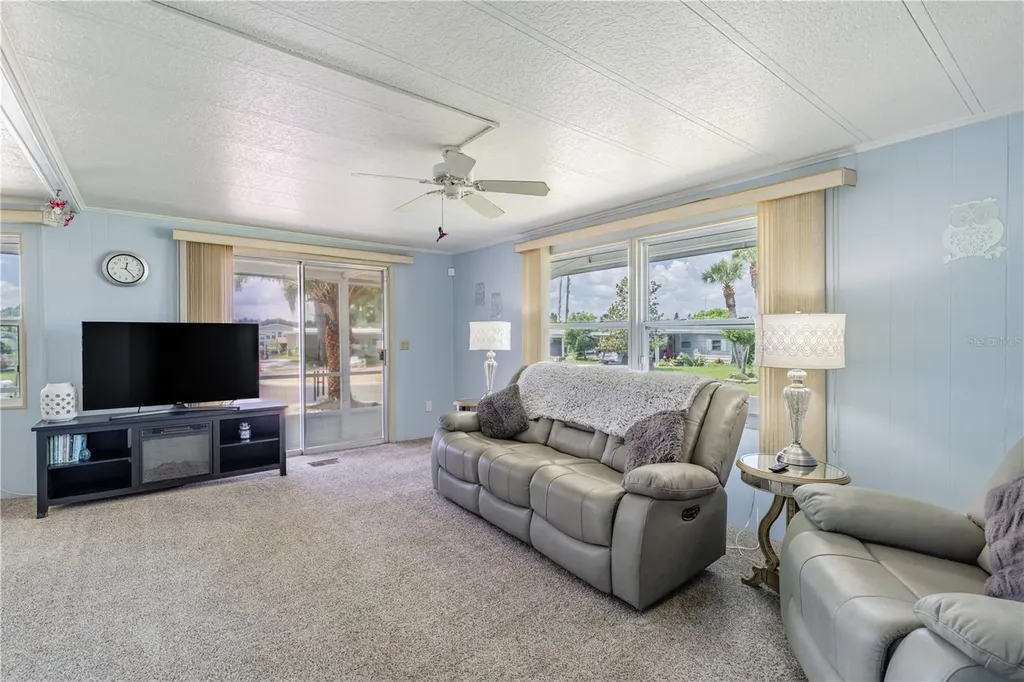 1004 Todd Way Tavares FL 32778