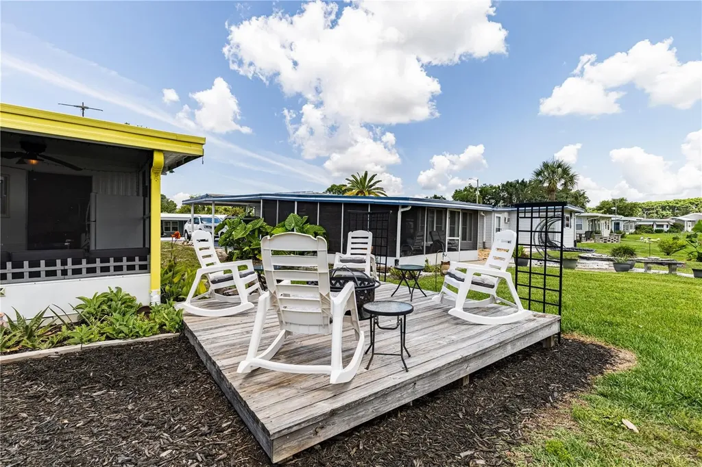1004 Todd Way Tavares FL 32778