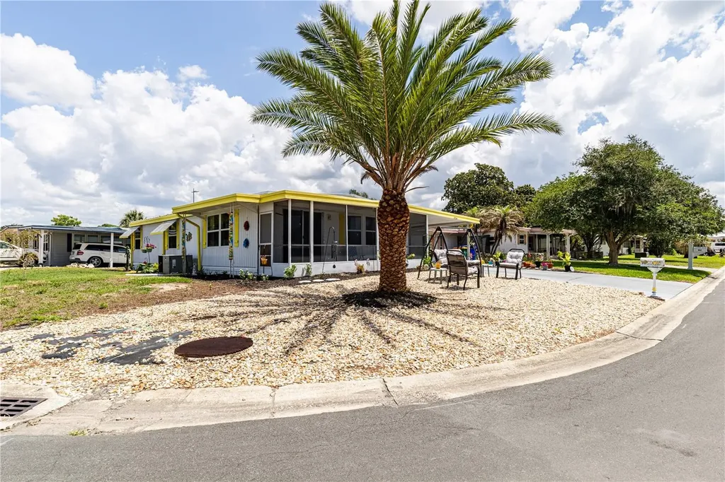 1004 Todd Way Tavares FL 32778