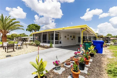1004 Todd Way Tavares FL 32778