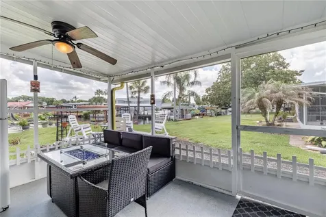 1004 Todd Way Tavares FL 32778