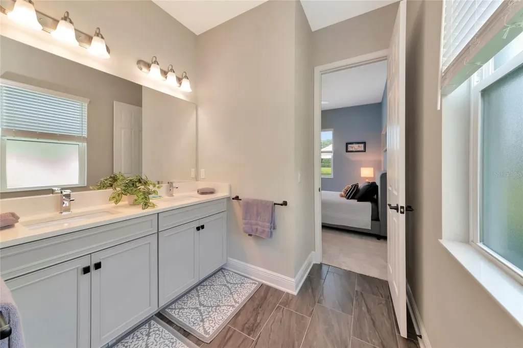 6254 Rivo Lakes Boulevard Sarasota FL 34241