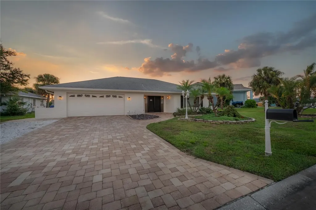 6322 Cottonwood Lane Apollo Beach FL 33572
