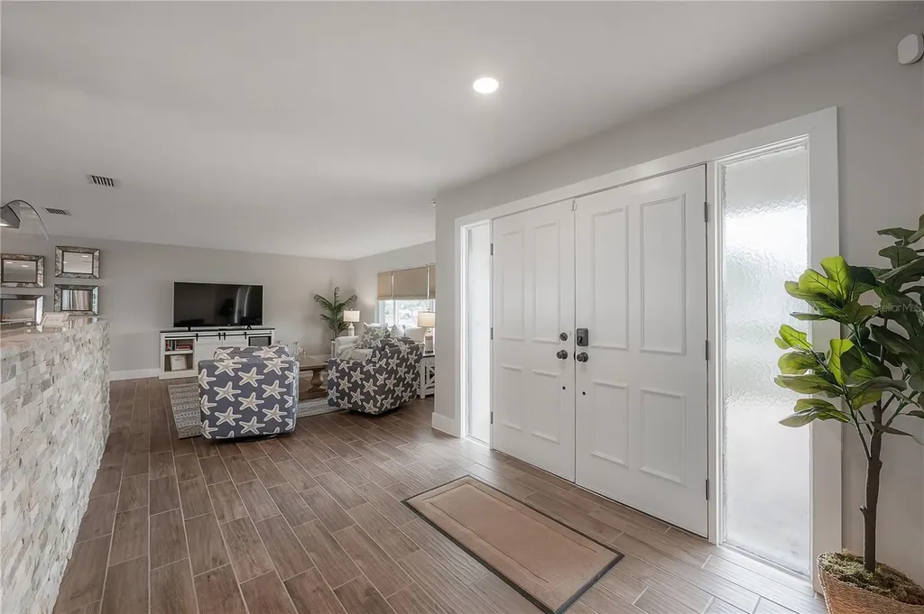 6322 Cottonwood Lane Apollo Beach FL 33572