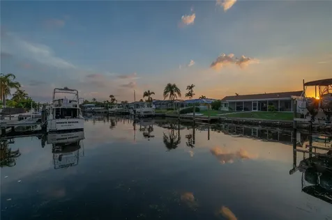6322 Cottonwood Lane Apollo Beach FL 33572