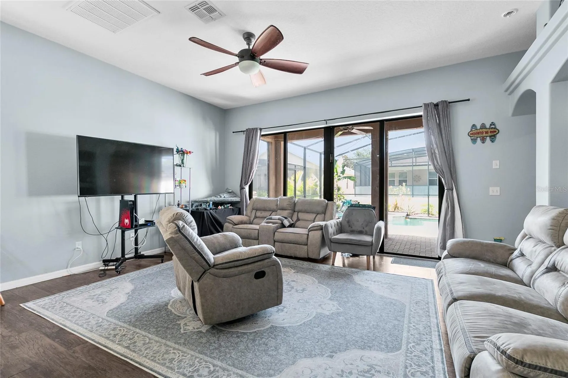 523 Lake Davenport Circle Davenport FL 33837