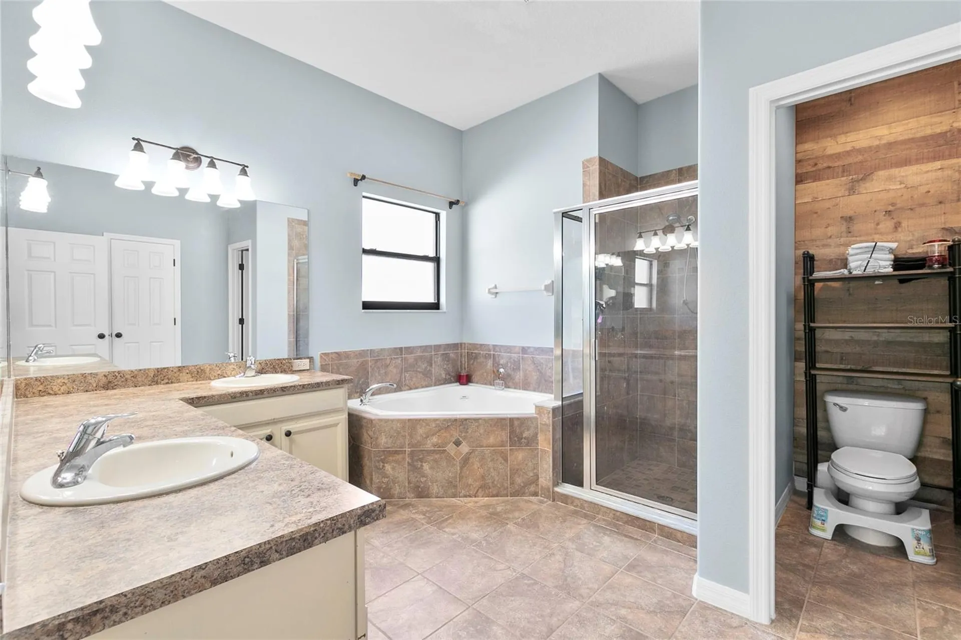 523 Lake Davenport Circle Davenport FL 33837