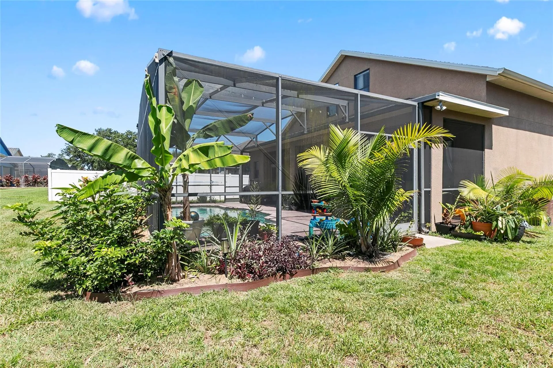 523 Lake Davenport Circle Davenport FL 33837