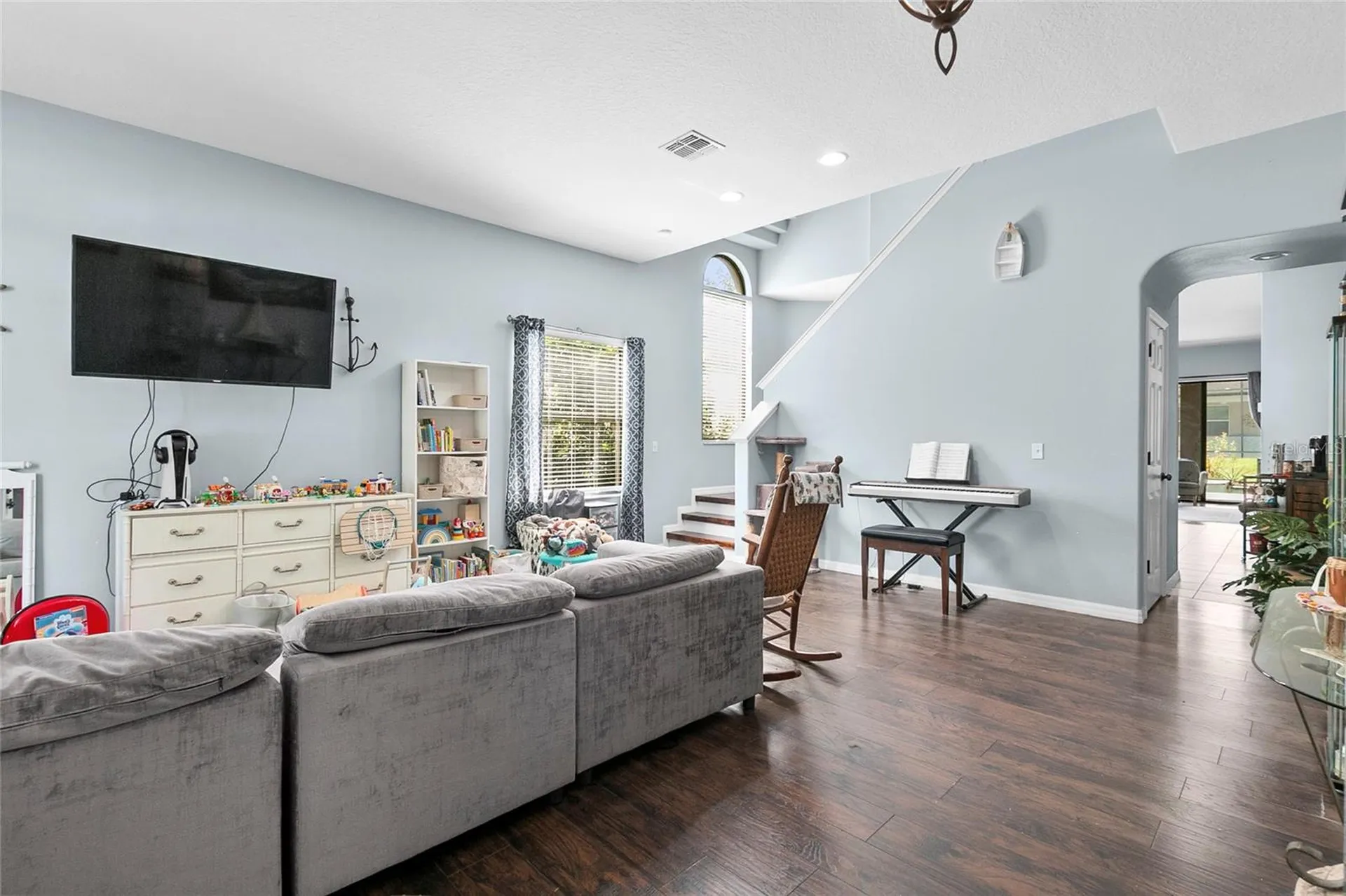 523 Lake Davenport Circle Davenport FL 33837