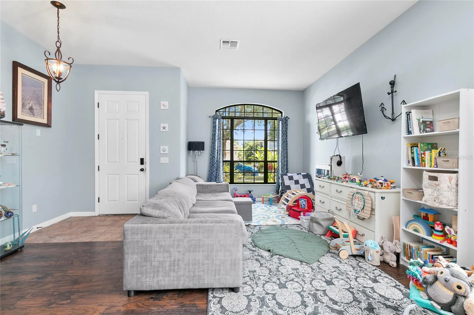 523 Lake Davenport Circle Davenport FL 33837