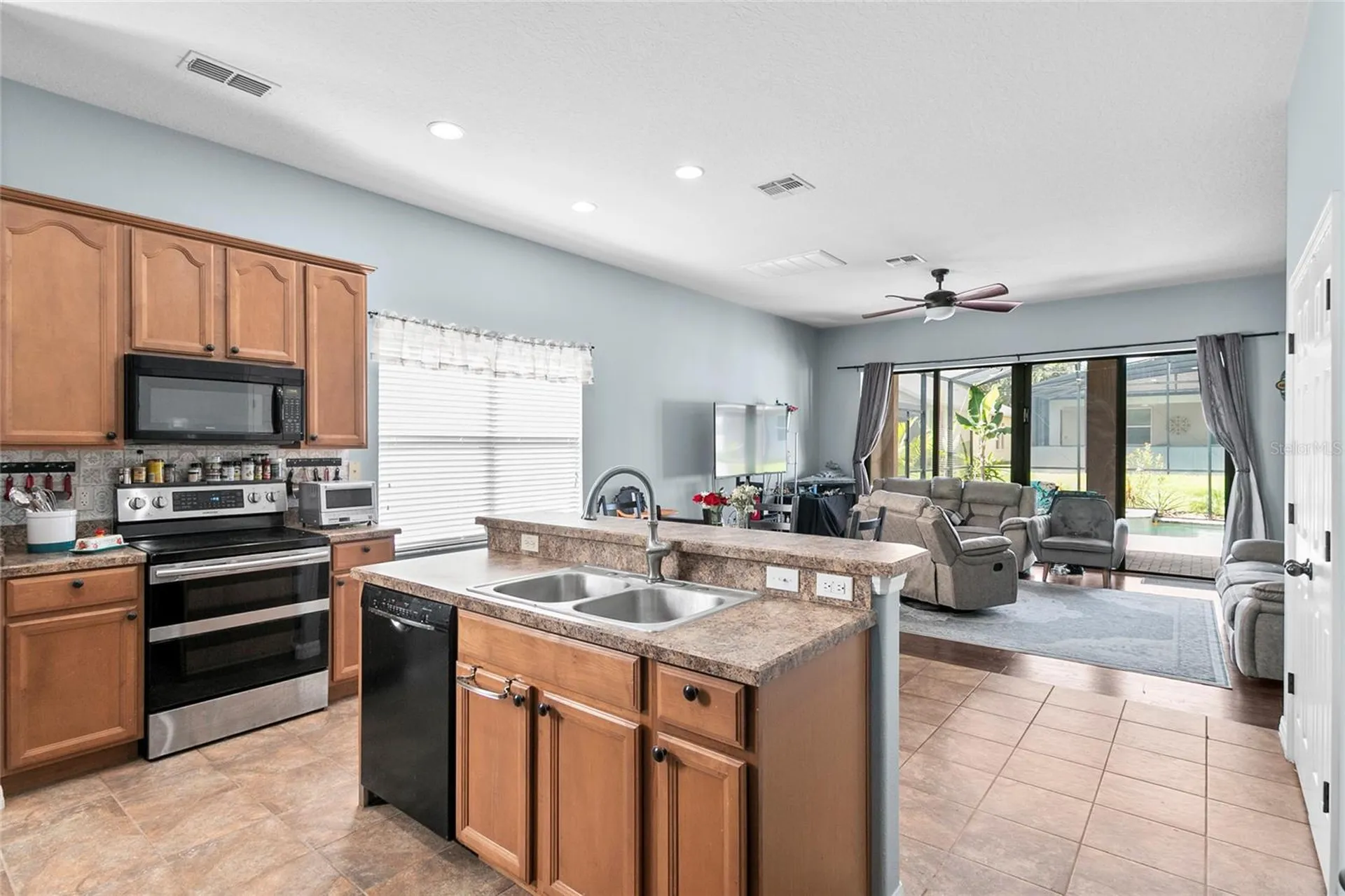 523 Lake Davenport Circle Davenport FL 33837