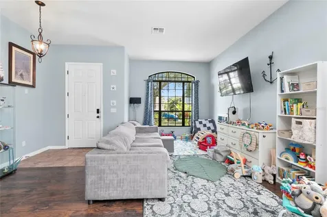 523 Lake Davenport Circle Davenport FL 33837