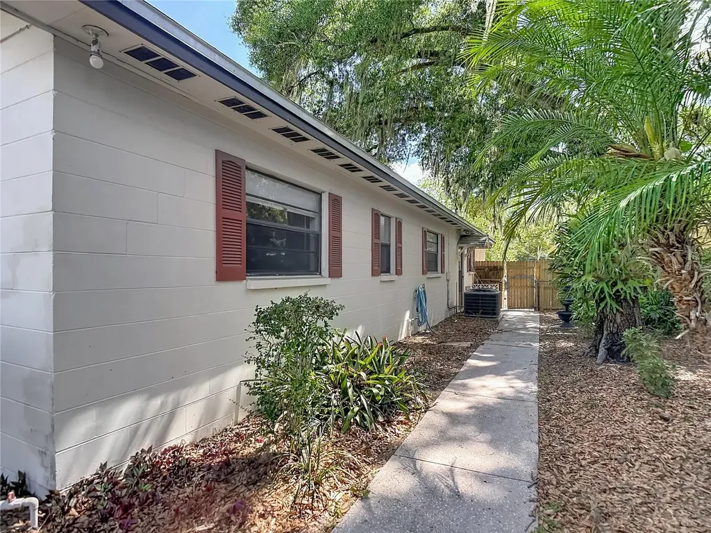 2201 Ladywood Court Brandon FL 33511