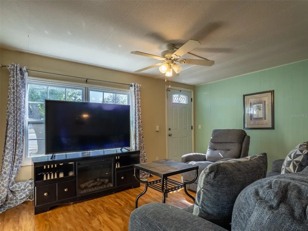 401 Denice Drive Seminole FL 33772