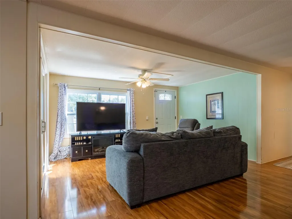 401 Denice Drive Seminole FL 33772