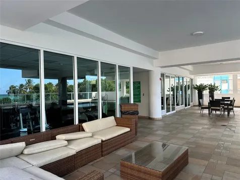 5575 Isla Verde Avenue Carolina PR 00979