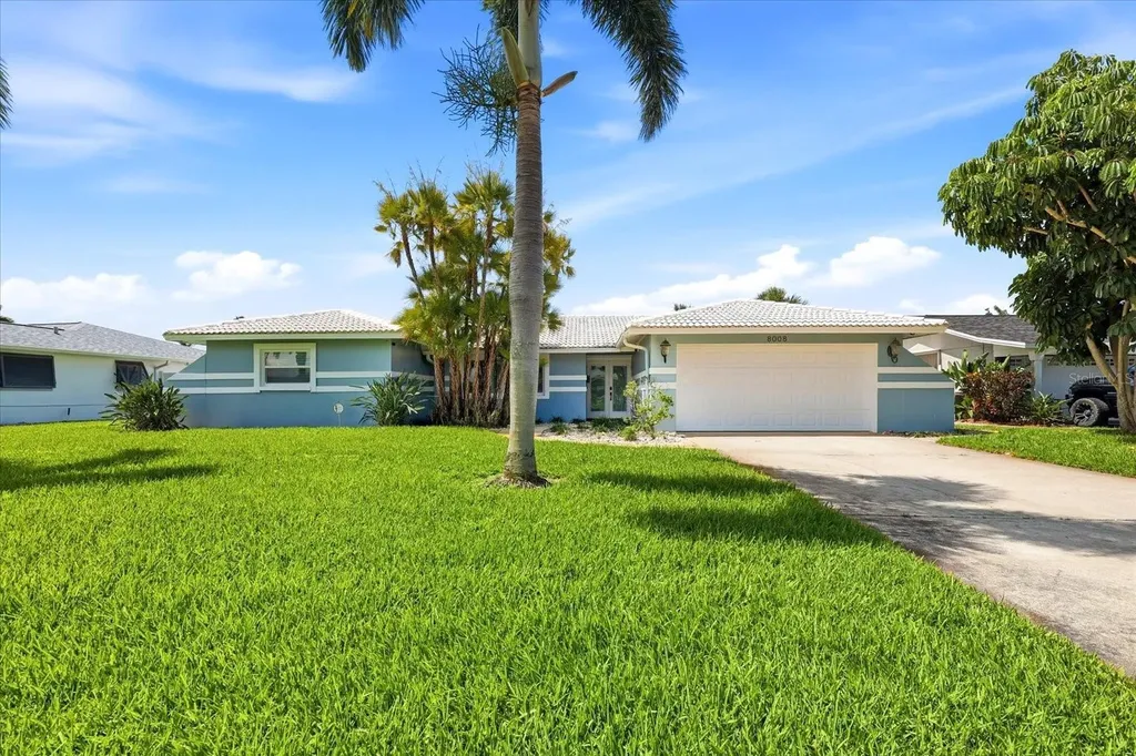 8008 13th Avenue S St Petersburg FL 33707