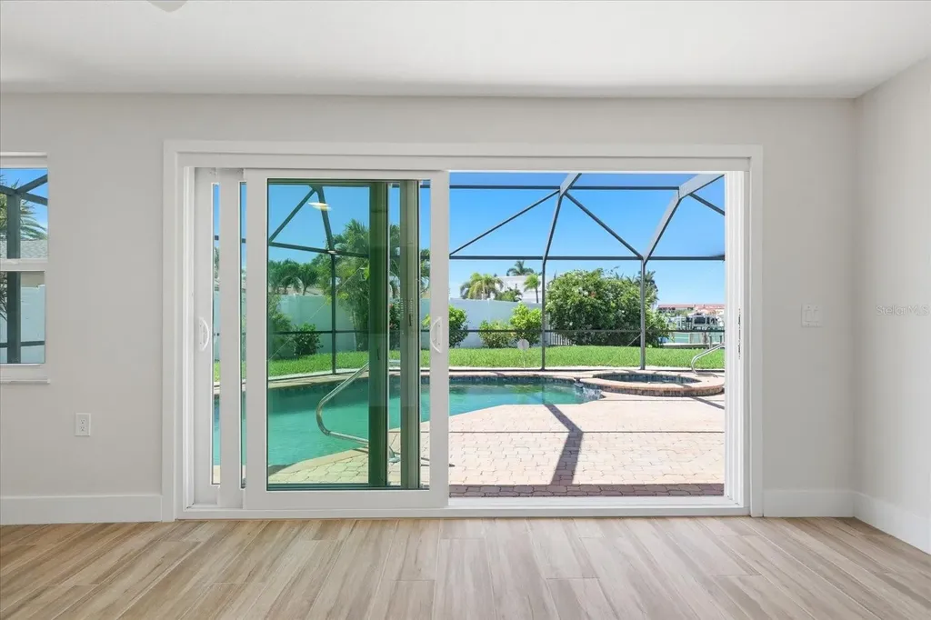 8008 13th Avenue S St Petersburg FL 33707