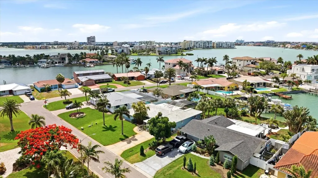 8008 13th Avenue S St Petersburg FL 33707