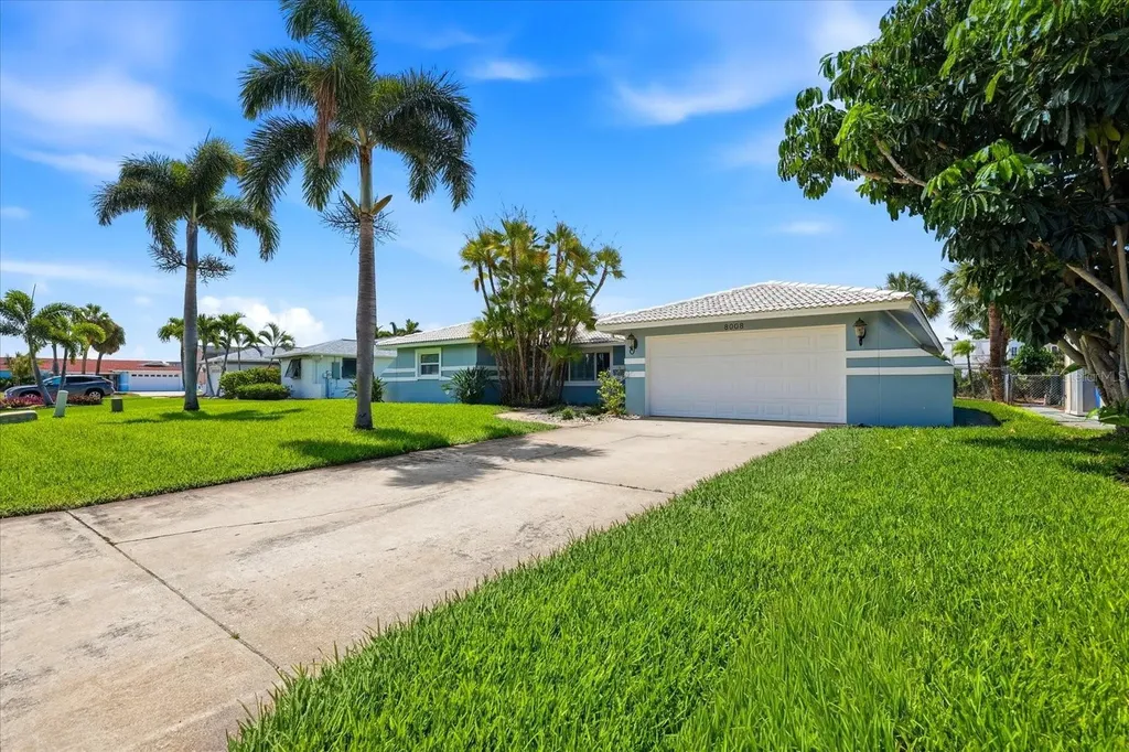 8008 13th Avenue S St Petersburg FL 33707