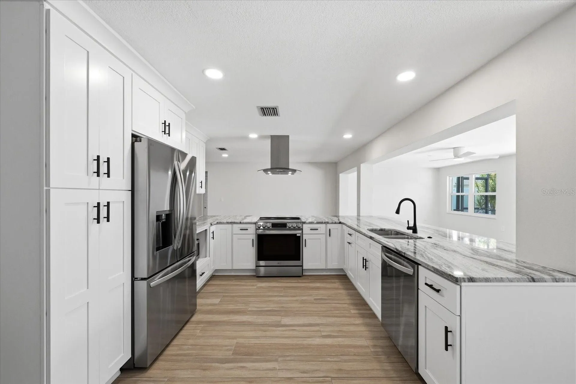 8008 13th Avenue S St Petersburg FL 33707