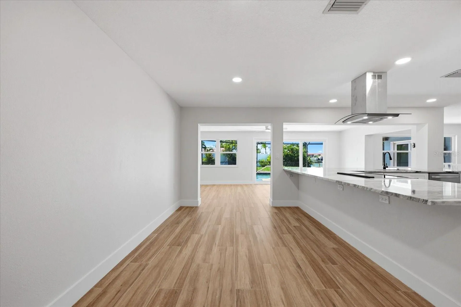 8008 13th Avenue S St Petersburg FL 33707
