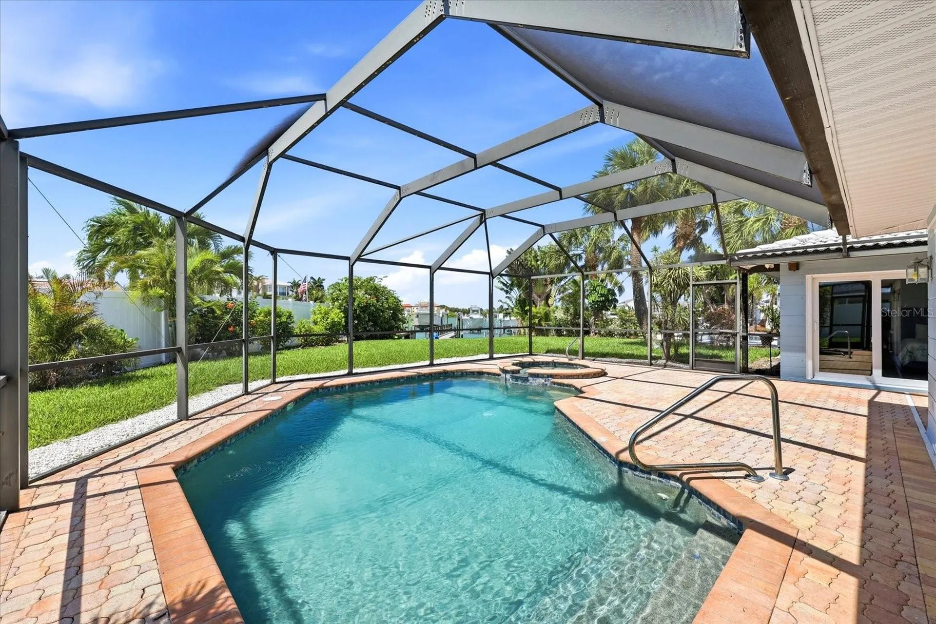 8008 13th Avenue S St Petersburg FL 33707
