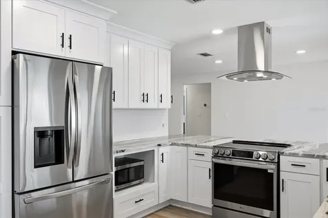 8008 13th Avenue S St Petersburg FL 33707